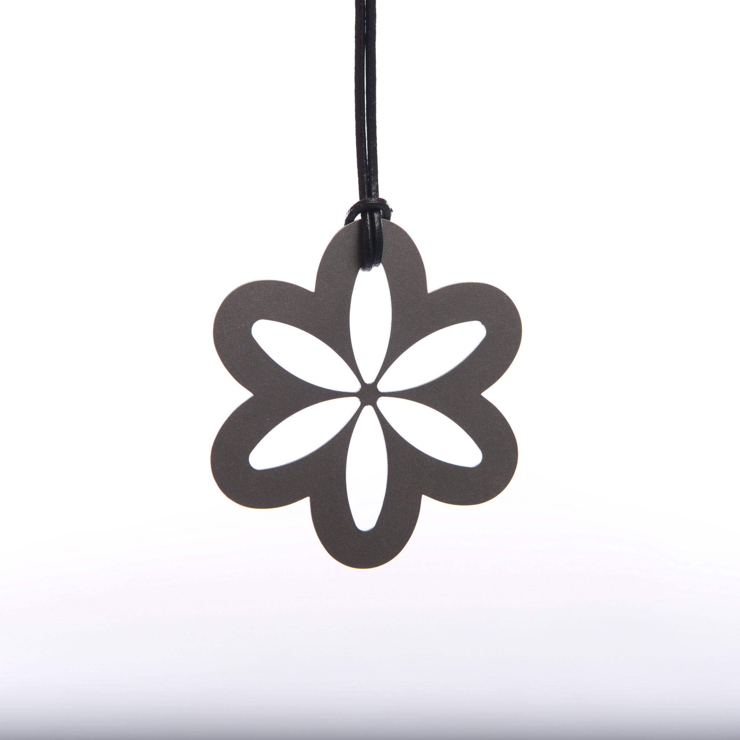 Large Stainless Steel Daisy Necklace