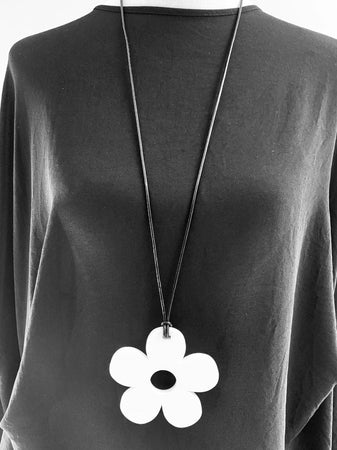 Large White Solid Daisy Necklace