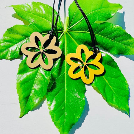 Large Bronze Daisy Necklace