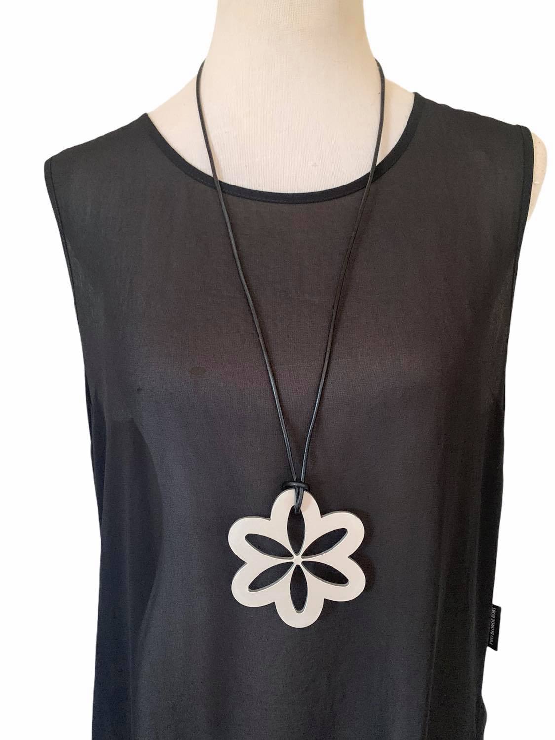 Large Silver Daisy Necklace