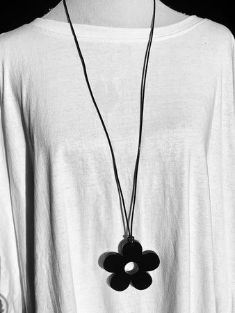 Small Black Solid Daisy Necklace