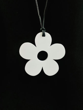 Small White Solid Daisy Necklace