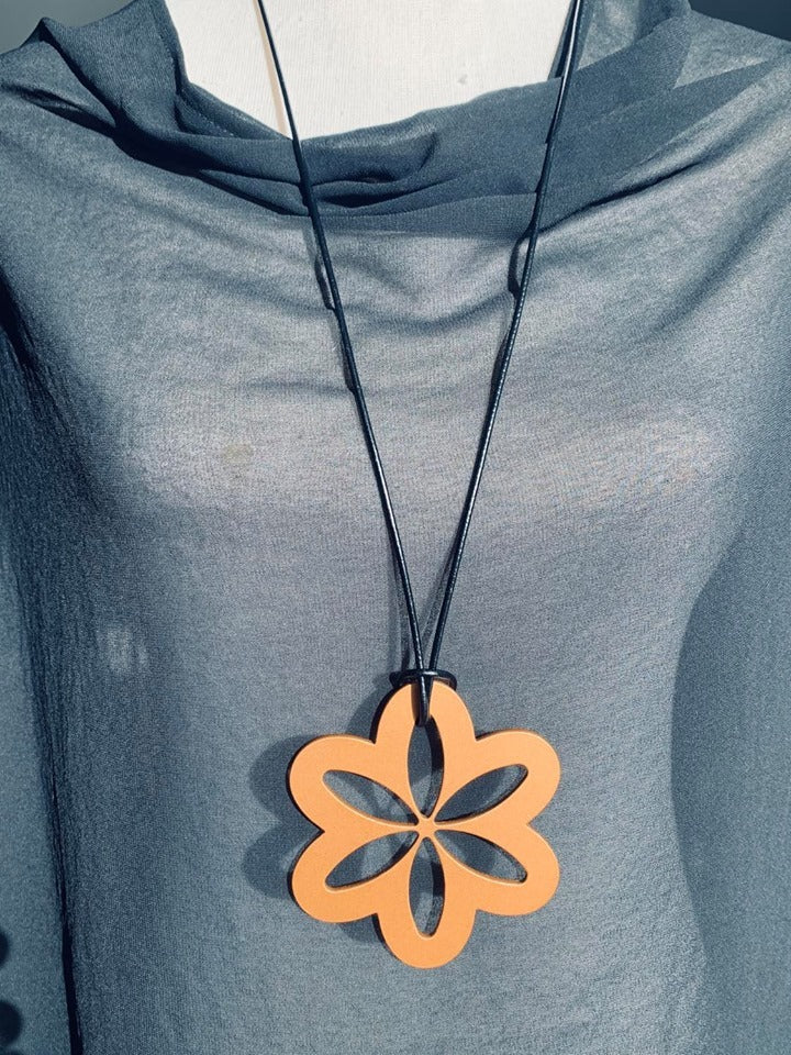 Large Rose Gold Daisy Necklace