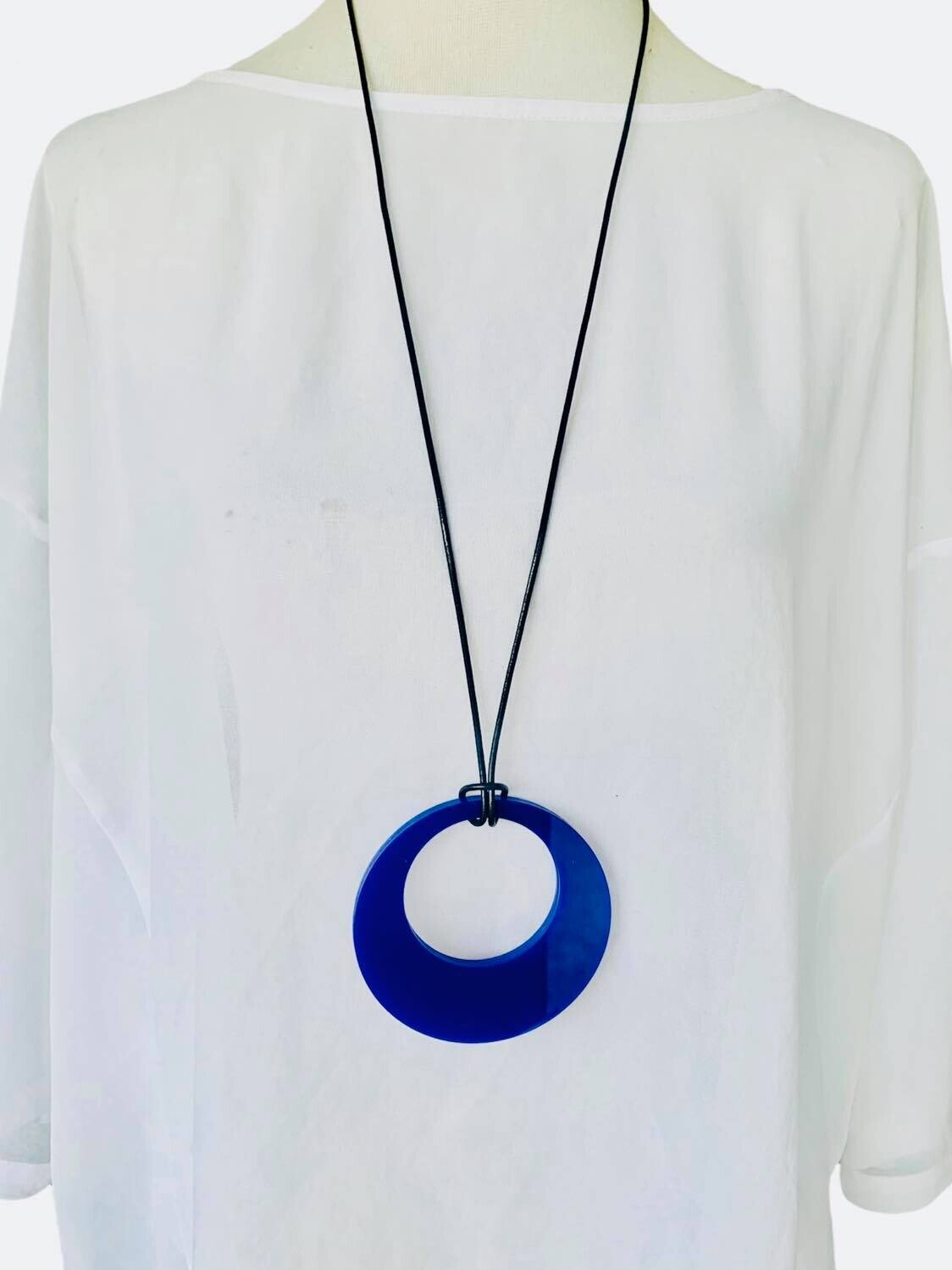 Large Cobalt Blue Retro Circle Necklace (NEW)